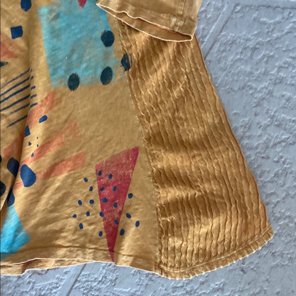 Geometric Patterned Yellow Top - Picture 7 of 8